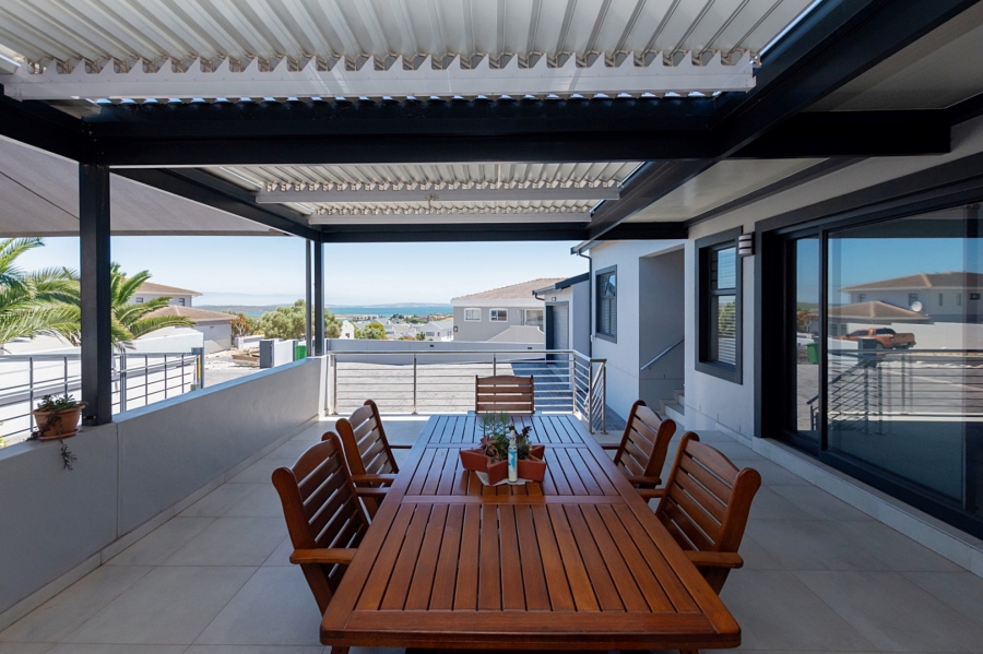 4 Bedroom Property for Sale in Myburgh Park Western Cape